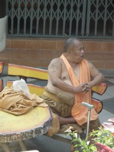 Chiang Mai: Buddhist monk resting
