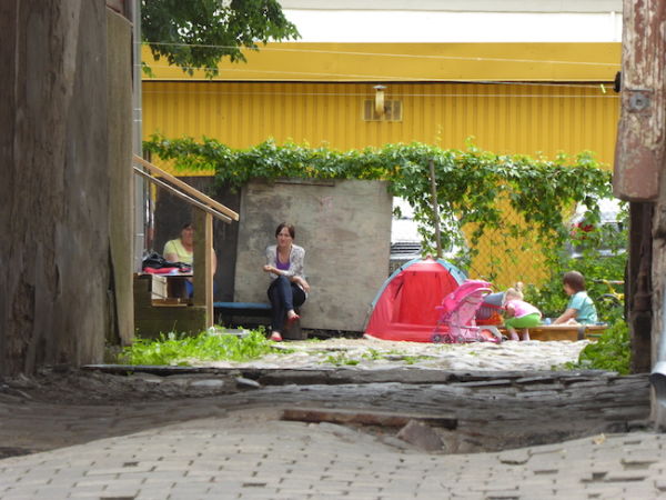 Idyllic scene in Riga's poor Moscow district