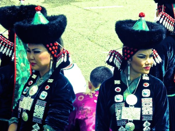 Costumes tradiitonnels mongols, cérémonie d'ouverture de Naadam en Mongolie