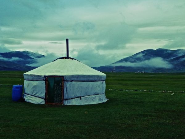 Yourte traditionnelle mongole dans la vallée d'Orkhon